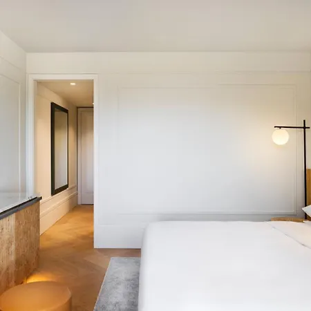 Hyatt Regency Hotel 5*