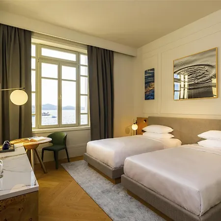 Hyatt Regency Otel