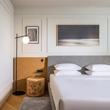 Hyatt Regency 5*