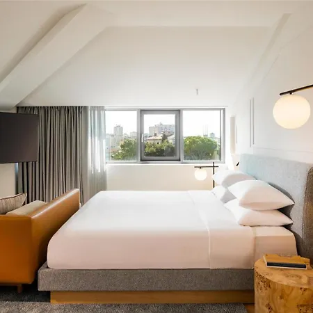 Hyatt Regency מלון 5*