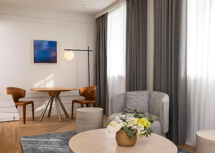 Hyatt Regency Otel 5*