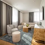Hyatt Regency Szálloda 5*