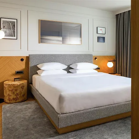 Hyatt Regency 5*
