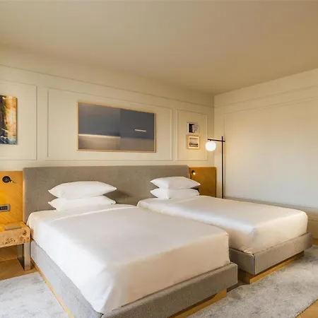 Hyatt Regency Ξενοδοχείο 5*