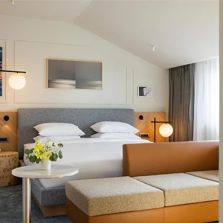 Hyatt Regency Hotel 5*