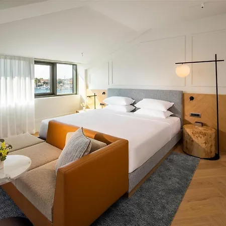 Hyatt Regency 5*