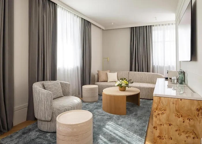 Hyatt Regency Hotel 5*